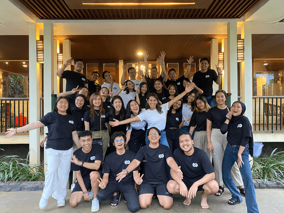 Foto bersama tim Eterna